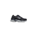 Klobige Sneaker aus schwarzem Veloursleder