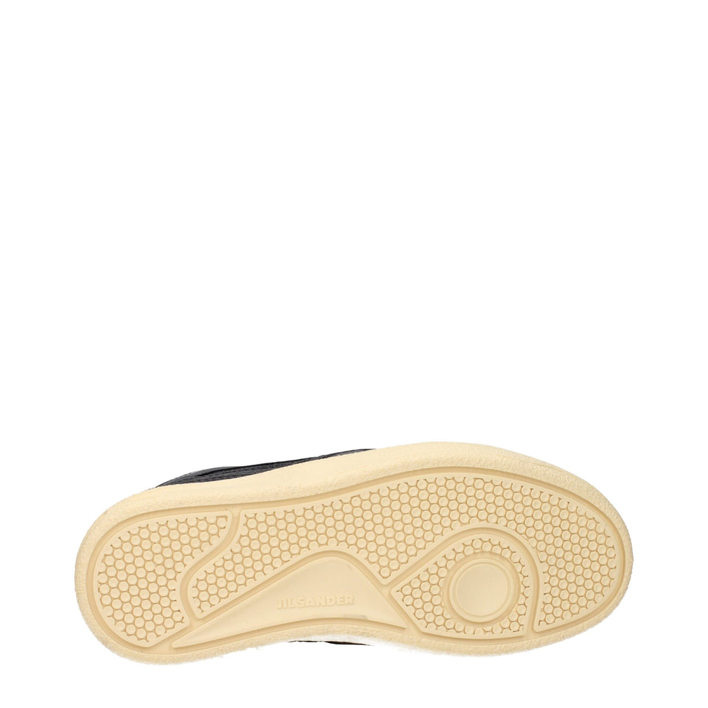 Schwarze Low-Top-Sneakers aus Leder