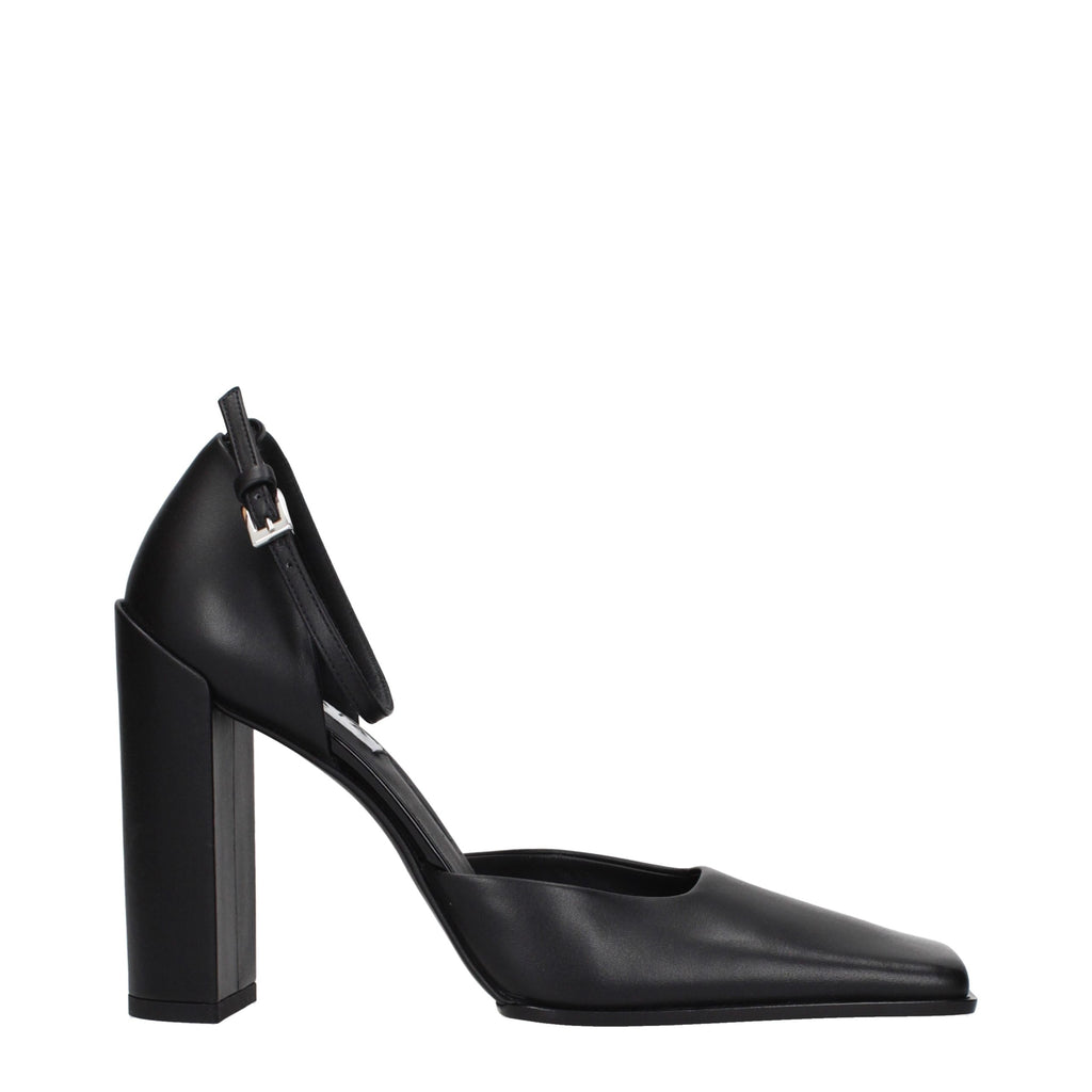 Zapatos de tacón de aguja de cuero negro