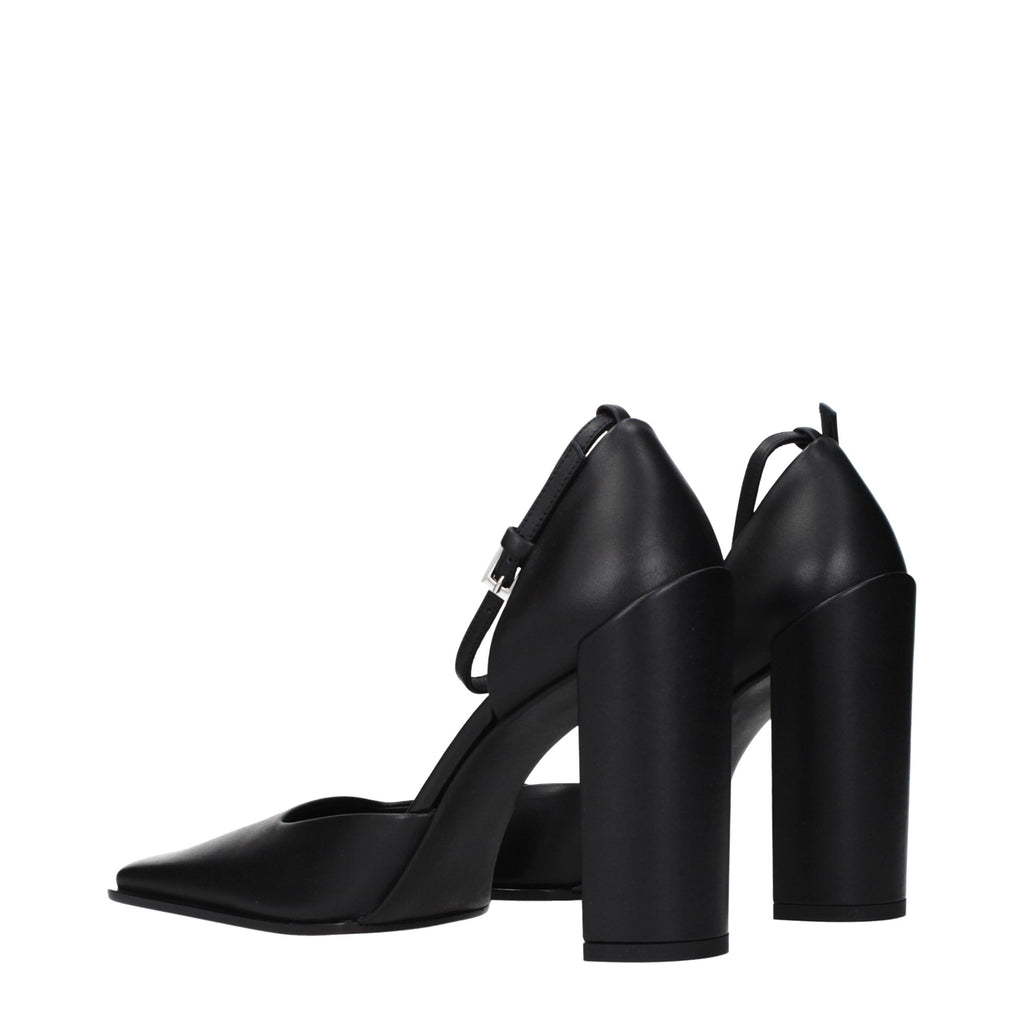 Zapatos de tacón de aguja de cuero negro