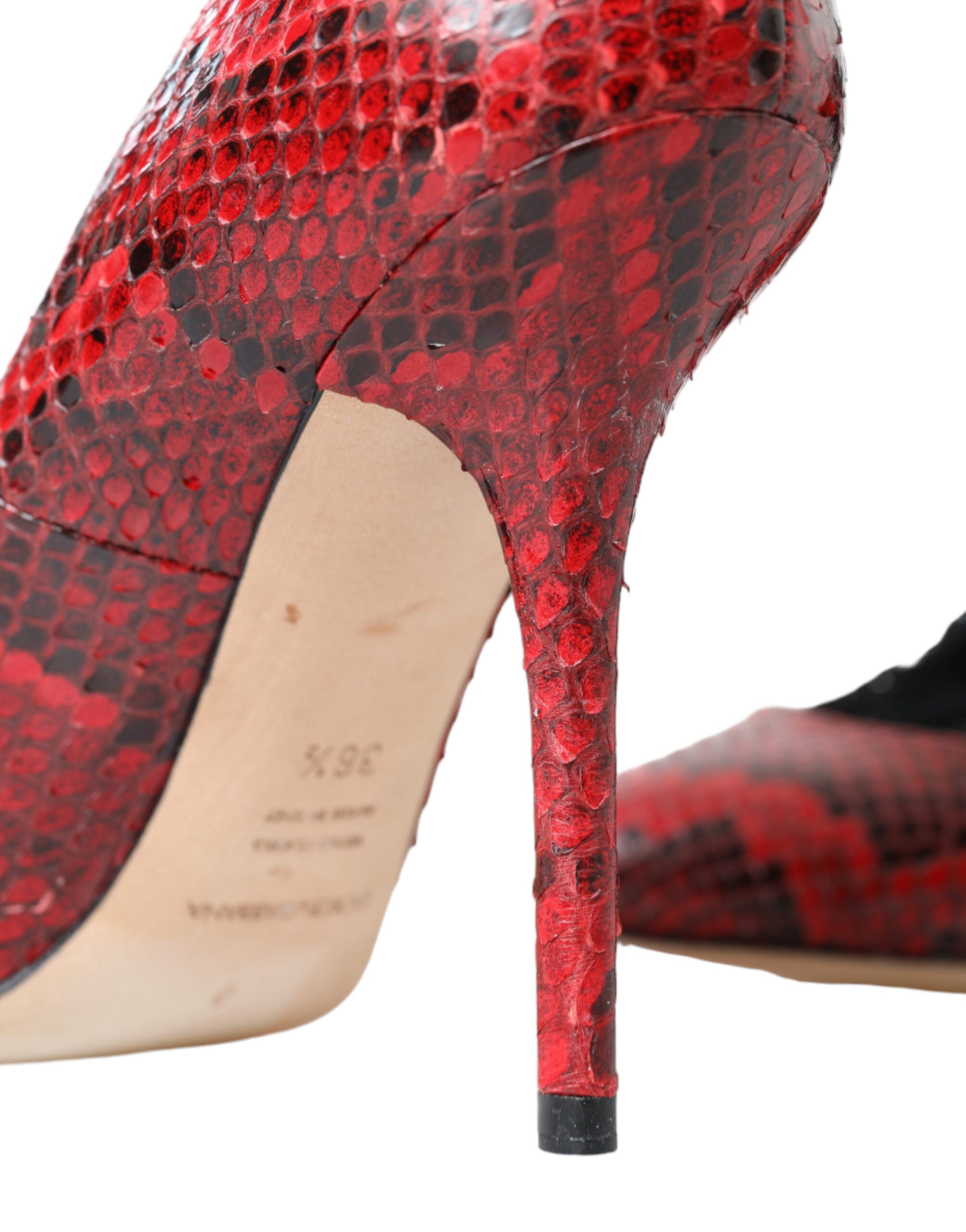 Escarpins Dolce & Gabbana en peau de serpent ayers avec chaussette en dentelle